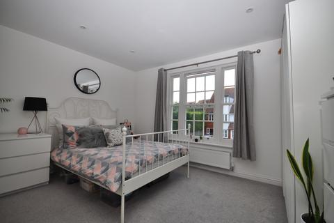 1 bedroom flat to rent, Church Lane St. Mildreds CT1