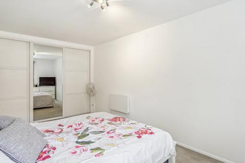 40 Cobblers Close, Farnham Royal, Slough, SL2 3DT