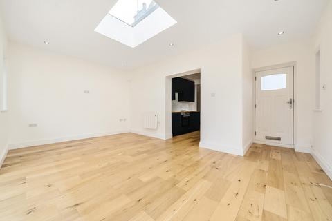 2 bedroom end of terrace house for sale, Leicester Road, Barnet, EN5