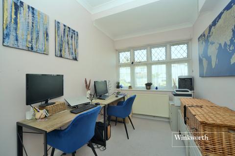 35 Forest Side, Worcester Park, KT4 7PA