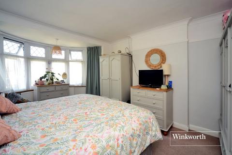 35 Forest Side, Worcester Park, KT4 7PA