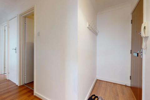 3 bedroom flat to rent, 75 Worple Road, London, SW19