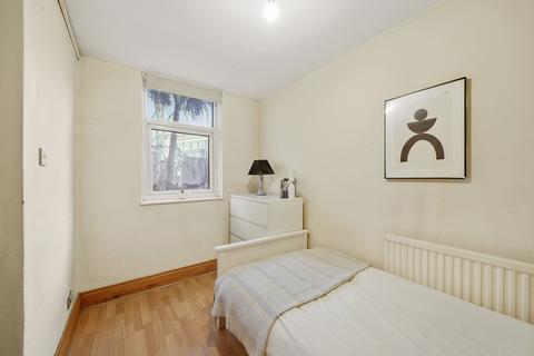 1 bedroom in a house share to rent, Chippenham Road, London W9