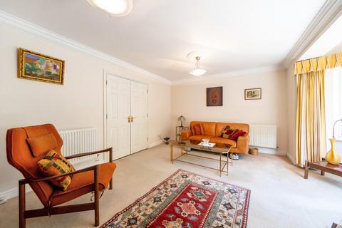 2 bedroom apartment for sale, Ducks Hill Road, Northwood, Middlesex