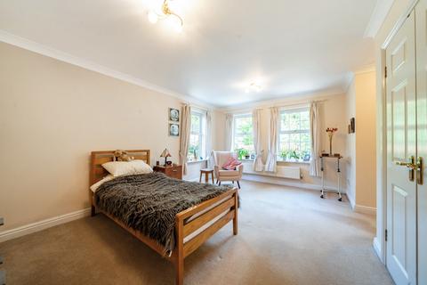 2 bedroom apartment for sale, Ducks Hill Road, Northwood, Middlesex