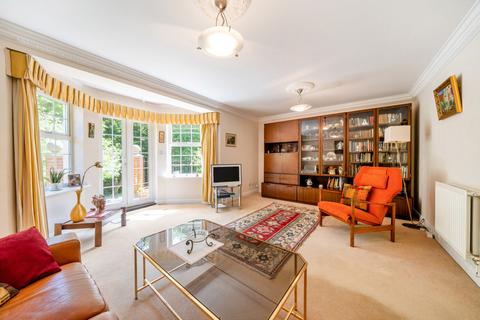 2 bedroom apartment for sale, Ducks Hill Road, Northwood, Middlesex