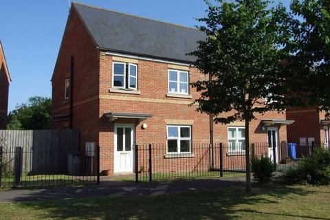3 bedroom semi-detached house to rent, Tower Gardens, Boston