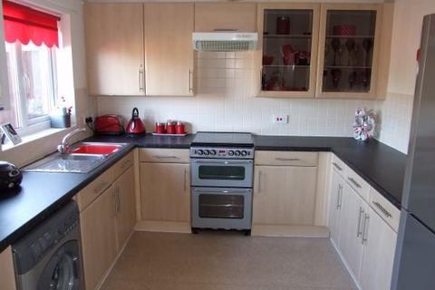 3 bedroom semi-detached house to rent, Tower Gardens, Boston