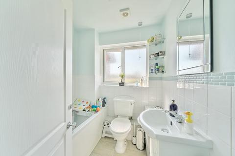 86 Elliott Avenue, Ruislip, HA4 9LZ