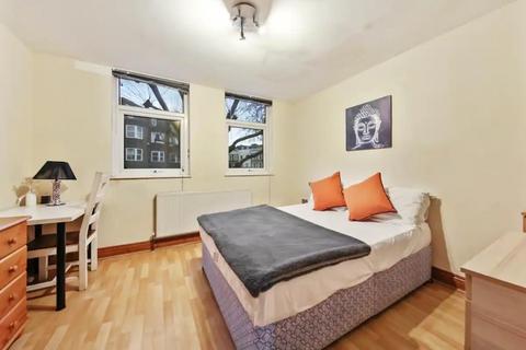 1 bedroom in a house share to rent, Chippenham Road, London W9