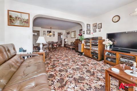 9b Mount Pleasant Road, Romford, RM5 3YP