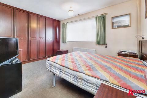 9b Mount Pleasant Road, Romford, RM5 3YP
