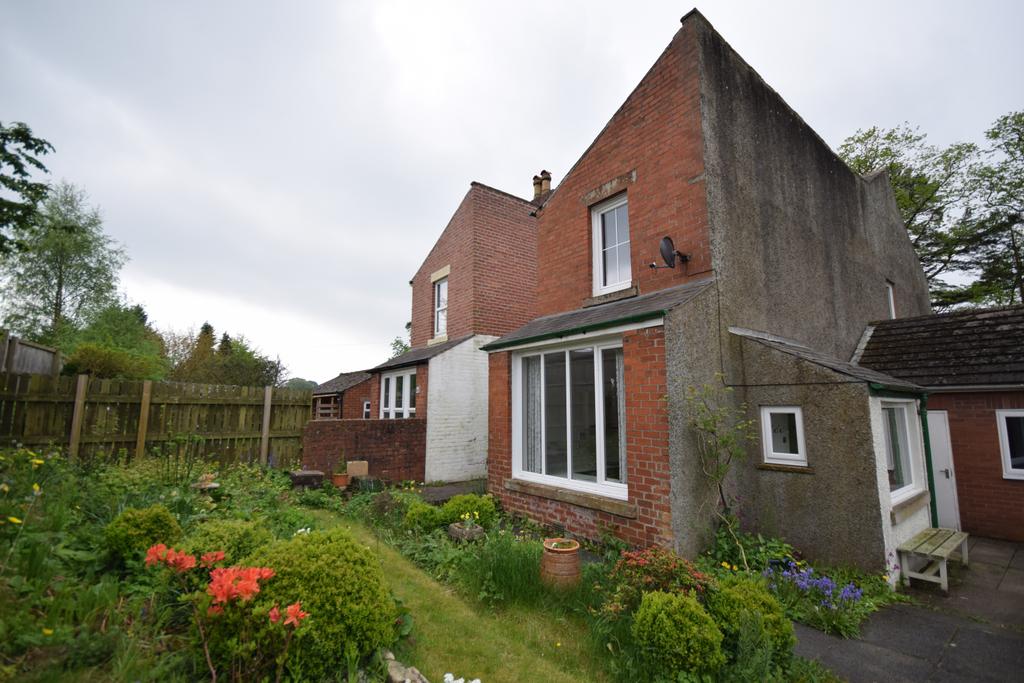 4 bedroom family home available to rent.