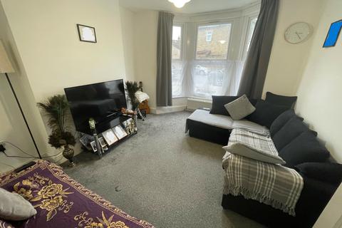 3 bedroom end of terrace house for sale, Percy Road, Ilford
