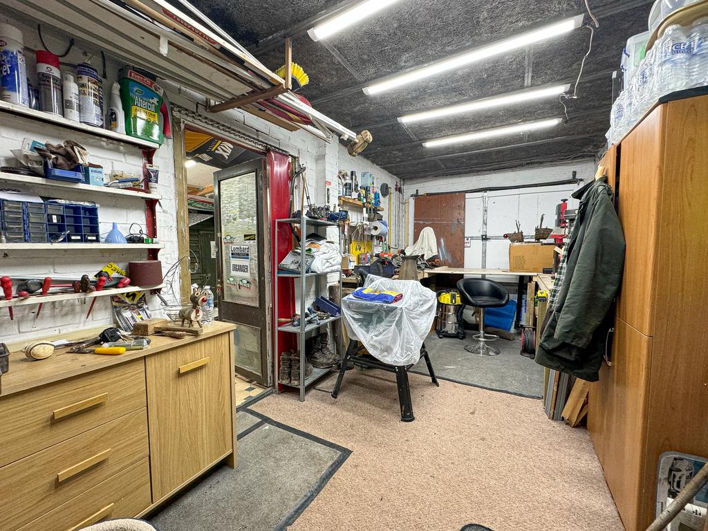 Garage 1