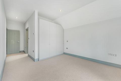 2 bedroom flat to rent, Woodborough Road Putney SW15