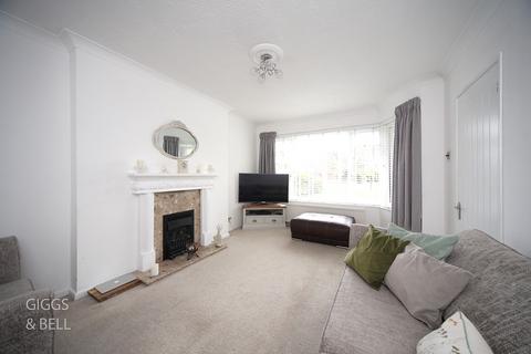 3 bedroom semi-detached house for sale, First Avenue, Dunstable, Bedfordshire, LU6