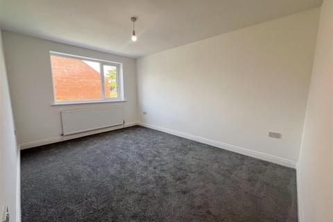 9 Dove Close, Birmingham, B25 8XW