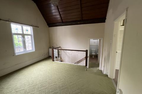 4 bedroom maisonette for sale, Old Road East, Gravesend, DA12