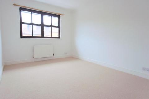 1 bedroom maisonette to rent, Warwick Lane, Woking, Surrey, GU21