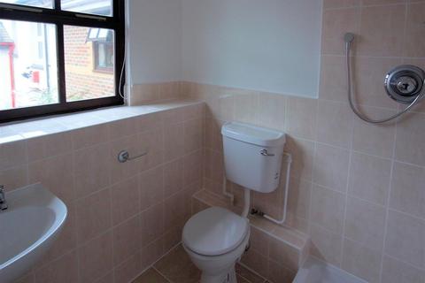 1 bedroom maisonette to rent, Warwick Lane, Woking, Surrey, GU21