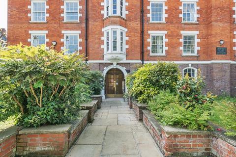 1 bedroom flat for sale, Bronwen Court,  St Johns Wood,  NW8