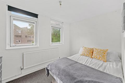 1 bedroom in a house share to rent, Chippenham Road, London W9