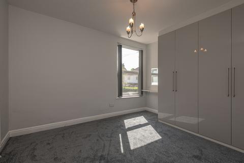 2 bedroom flat to rent, 322 Harrogate Road, Leeds LS17