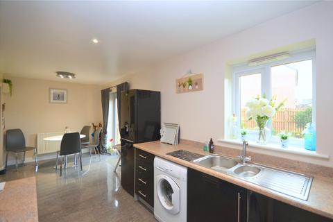 3 bedroom semi-detached house for sale, Calder View, Mirfield, West Yorkshire, WF14