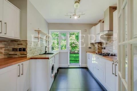 3 bedroom flat for sale, Dollis Hill Lane, London, NW2