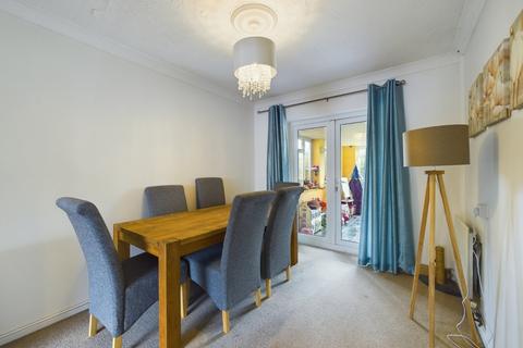 12 Blenheim Road, Worcester, WR2 5NG