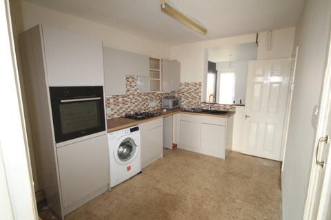 2 bedroom terraced house to rent, Wellingborough Road, Finedon, Wellingborough, NN9
