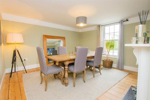 4 bedroom end of terrace house for sale, Walking Distance to Hawkhurst Colonnade