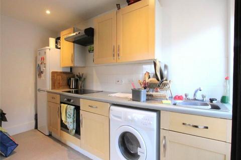 2 bedroom flat to rent, Marine Parade, Worthing , West Sussex