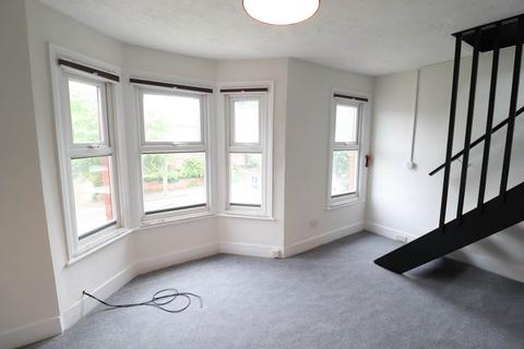 2 bedroom flat to rent, Priory Avenue, High Wycombe HP13