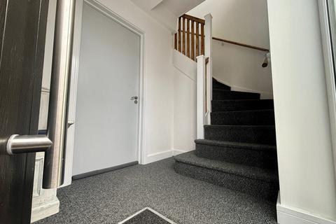 2 bedroom flat for sale, Manor Road, Felixstowe