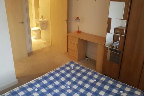 2 bedroom flat to rent, The Quadrangle, Manchester M1