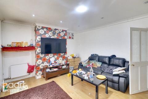 4 bedroom terraced house for sale, Gipsy Lane, Leicester