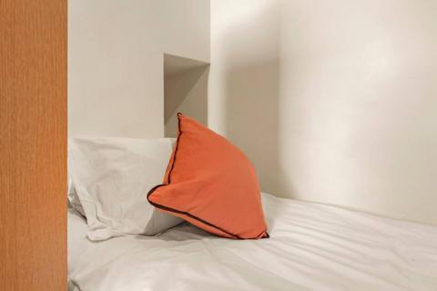 1 bedroom in a house share to rent, Randolph Avenue, London W9