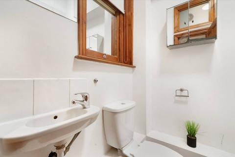 1 bedroom in a house share to rent, Randolph Avenue, London W9