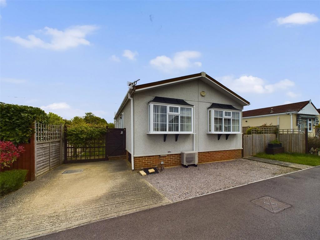 Bamfurlong Lane, Cheltenham... 2 bed detached house £140,000