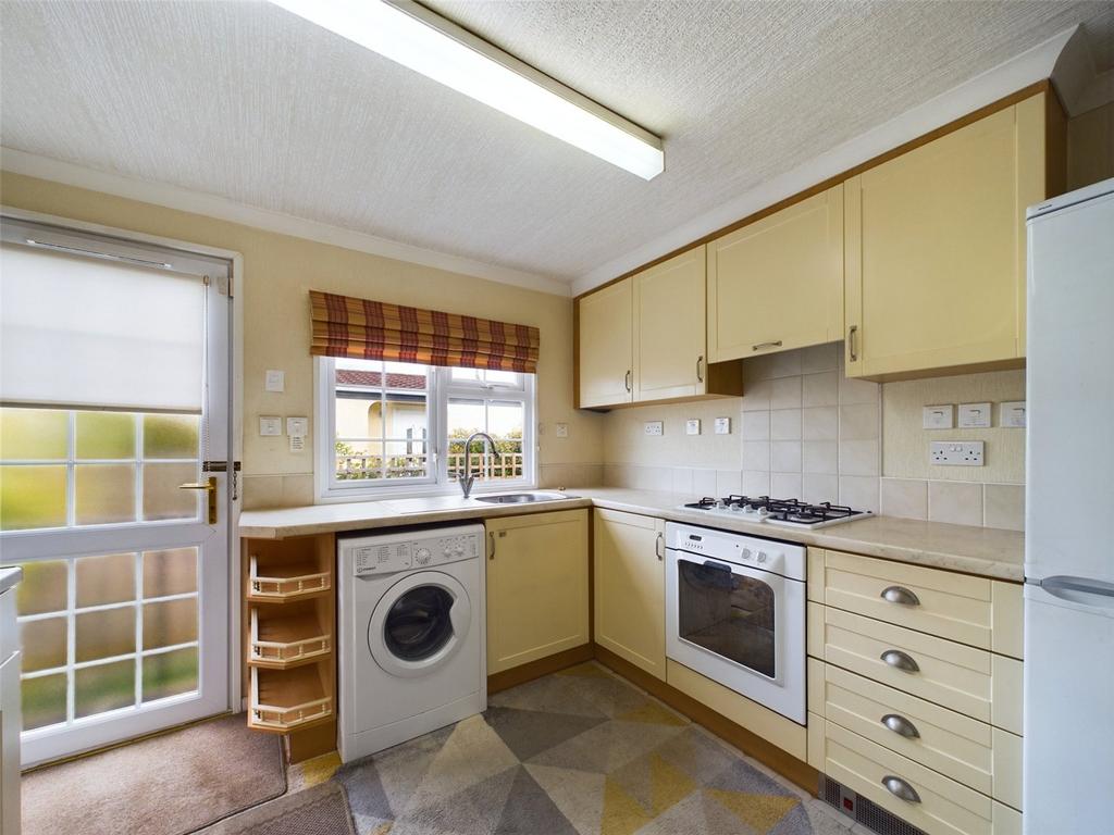 Bamfurlong Lane, Cheltenham... 2 bed detached house £140,000