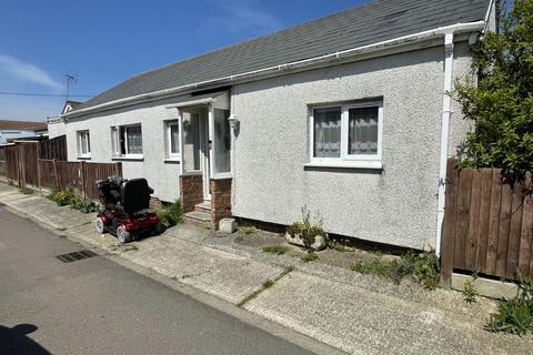 4 bedroom bungalow for sale, Midway, Jaywick, Clacton-on-Sea, Essex, CO15 2LQ