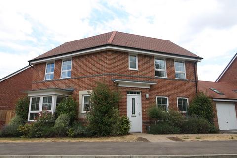 3 bedroom detached house to rent, Argus Gardens, Hemel Hempstead, Hertfordshire, HP2 7AU