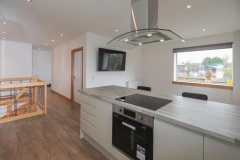 3 bedroom ground floor maisonette to rent, Slateford Gait, Slateford, Edinburgh, EH11