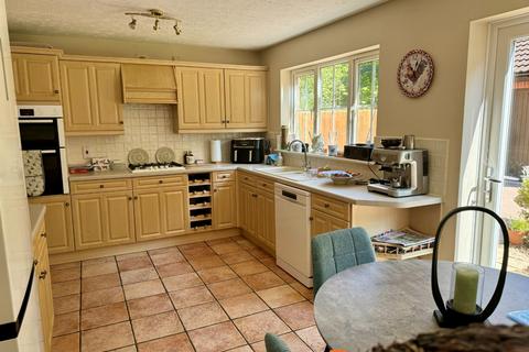 24 Beaconsfield Drive, Coddington, Newark, NG24 2RX