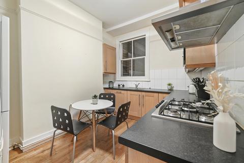 1 bedroom in a house share to rent, Lanark Place, London W9