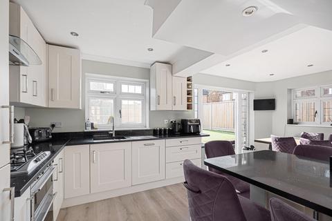 65 Cirrus Crescent, Gravesend, DA12 4QR