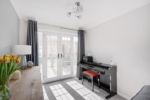 65 Cirrus Crescent, Gravesend, DA12 4QR