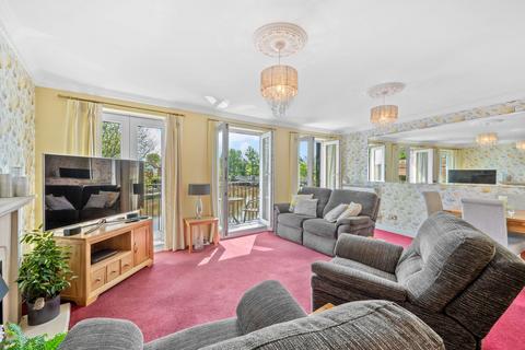 4 bedroom house for sale, Admiral Stirling Court, Weystone Road, Weybridge, KT13